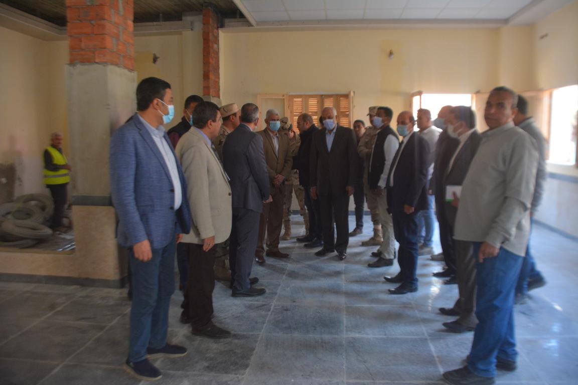 محافظ الجيزة يتابع ميدانيًا نسب التنفيذ لـ13 مشروع خدمي بمركزي الصف وأطفيح 