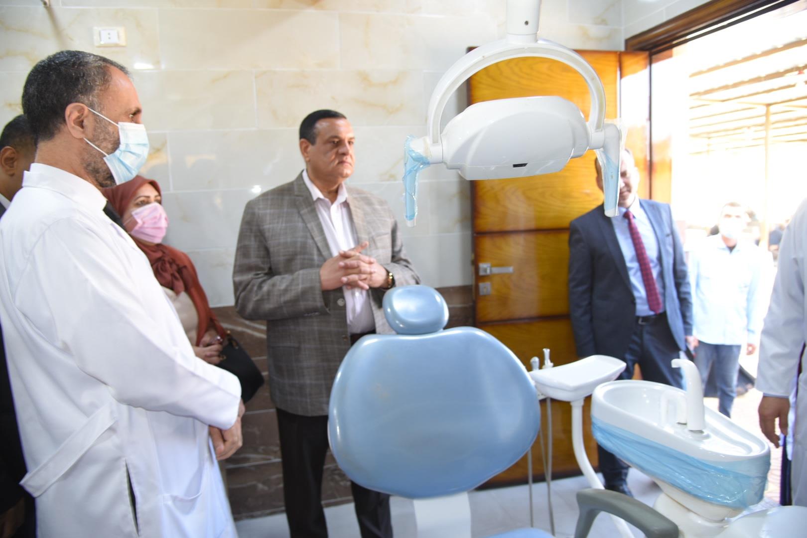 محافظ البحيرة يفتتح مبنى العيادات الخارجية 