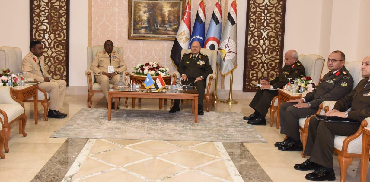 في اليوم الثالث لمعرض إيديكس.. وزير الدفاع يلتقي عددا من قادة الوفود العسكرية 