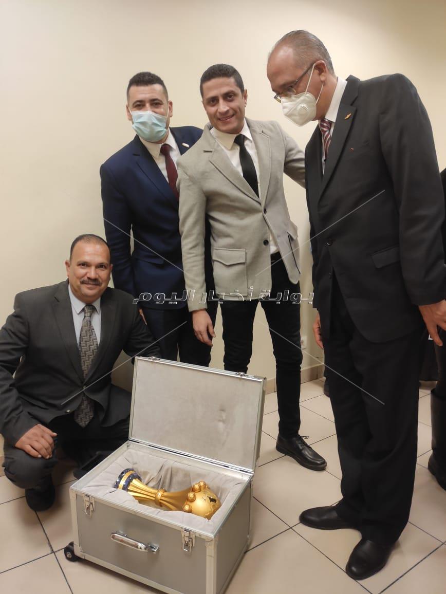 كأس الأمم الأفريقية يصل مطار القاهرة وبعدها ينتقل للكونغو