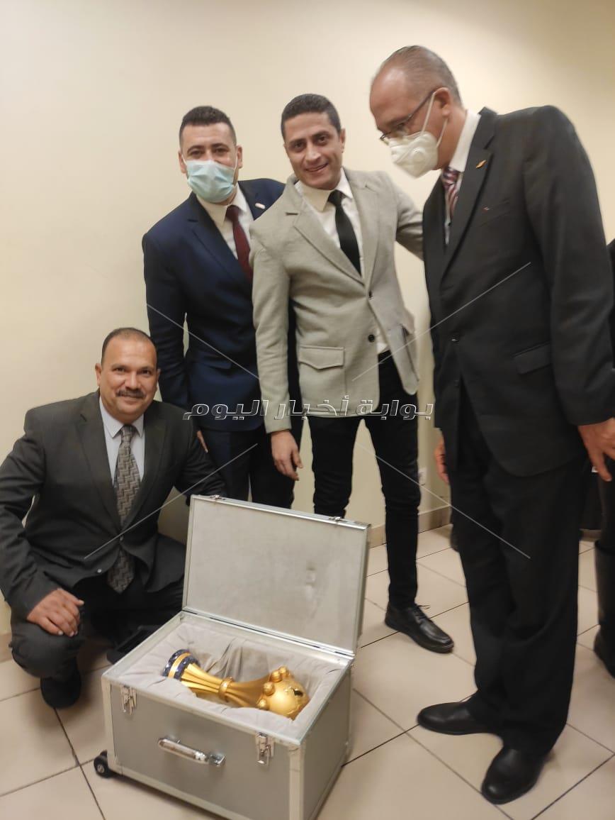 كأس الأمم الأفريقية يصل مطار القاهرة وبعدها ينتقل للكونغو