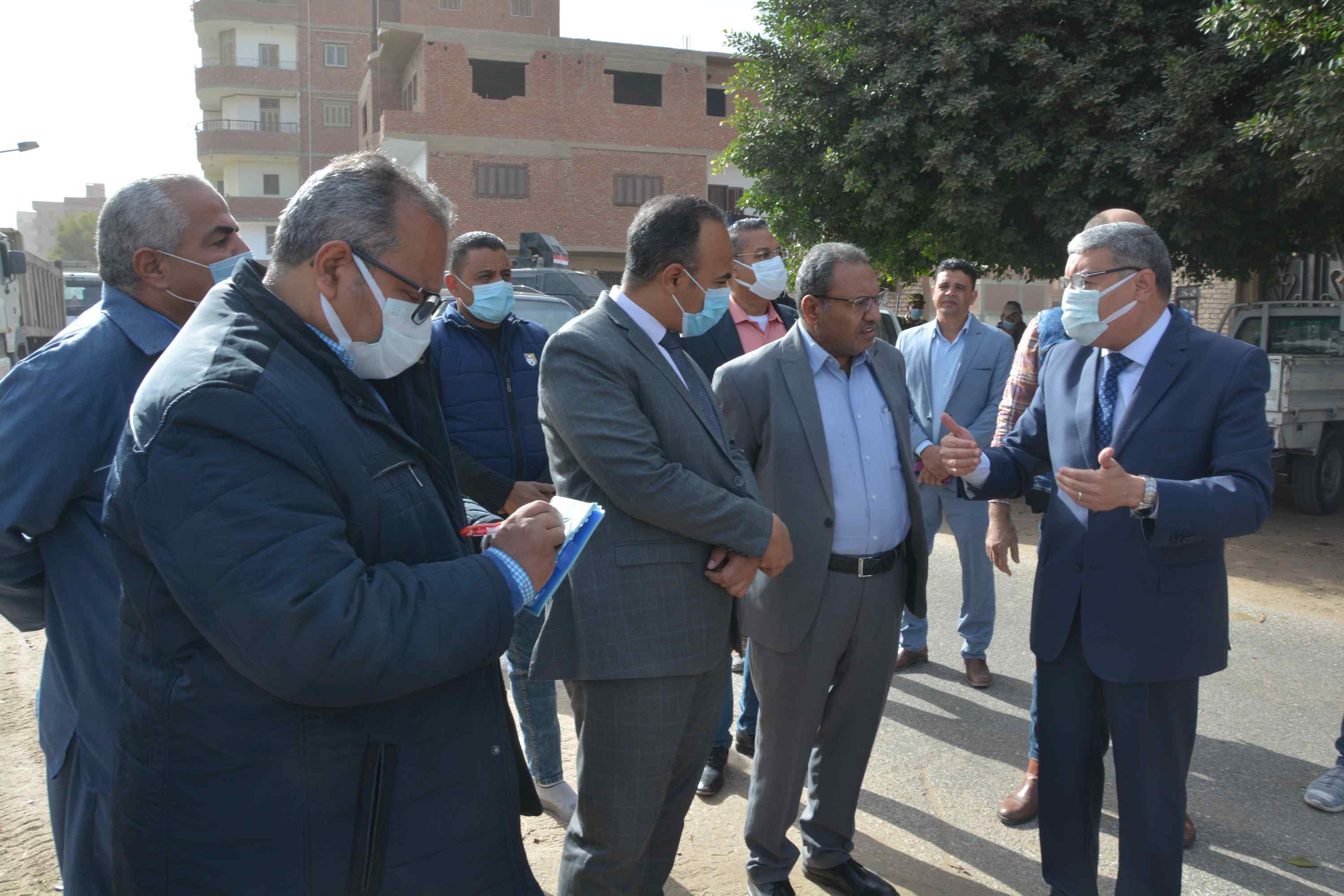 محافظ المنيا يقود حملة لإزالة حالات التعدي على مجري نهر النيل