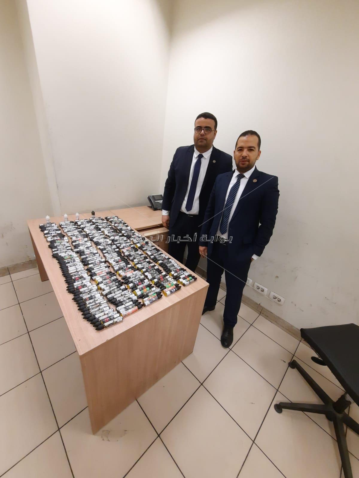 جمارك مطار القاهرة الدولي تضبط  تهريب هواتف محمولة ومستلزمات شيش الكترونية  