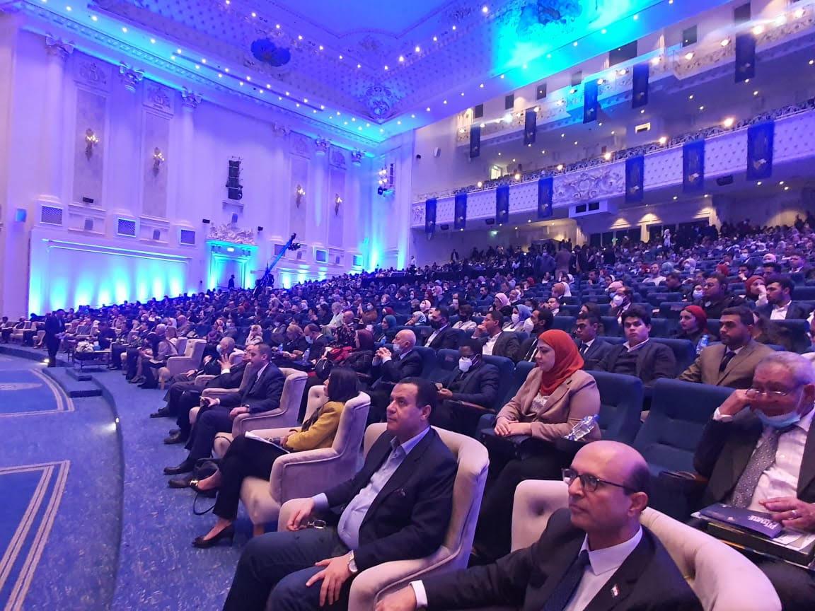 رئيس جامعة أسيوط يستعرض جهود الجامعة الساعية إلى تعزيز تواجدها على الصعيد العالمى 