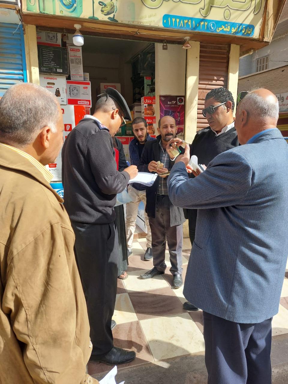  حملات لضبط الأسواق وإزالة الإشغالات بمحافظة أسيوط 