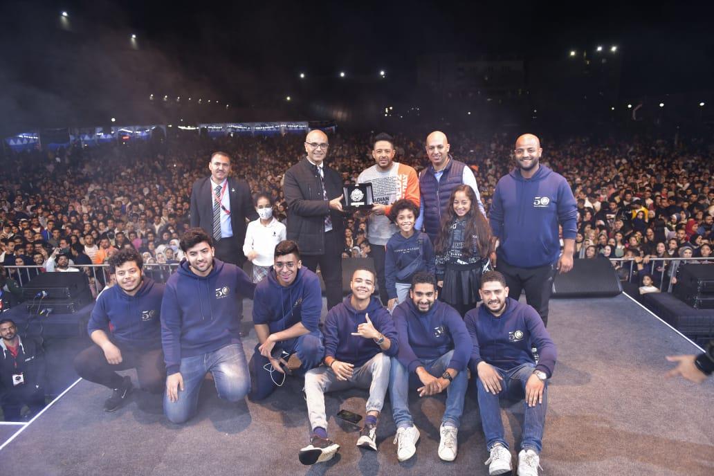 حماقي يشغل اضخم  " welcome party " بالإسكندرية 