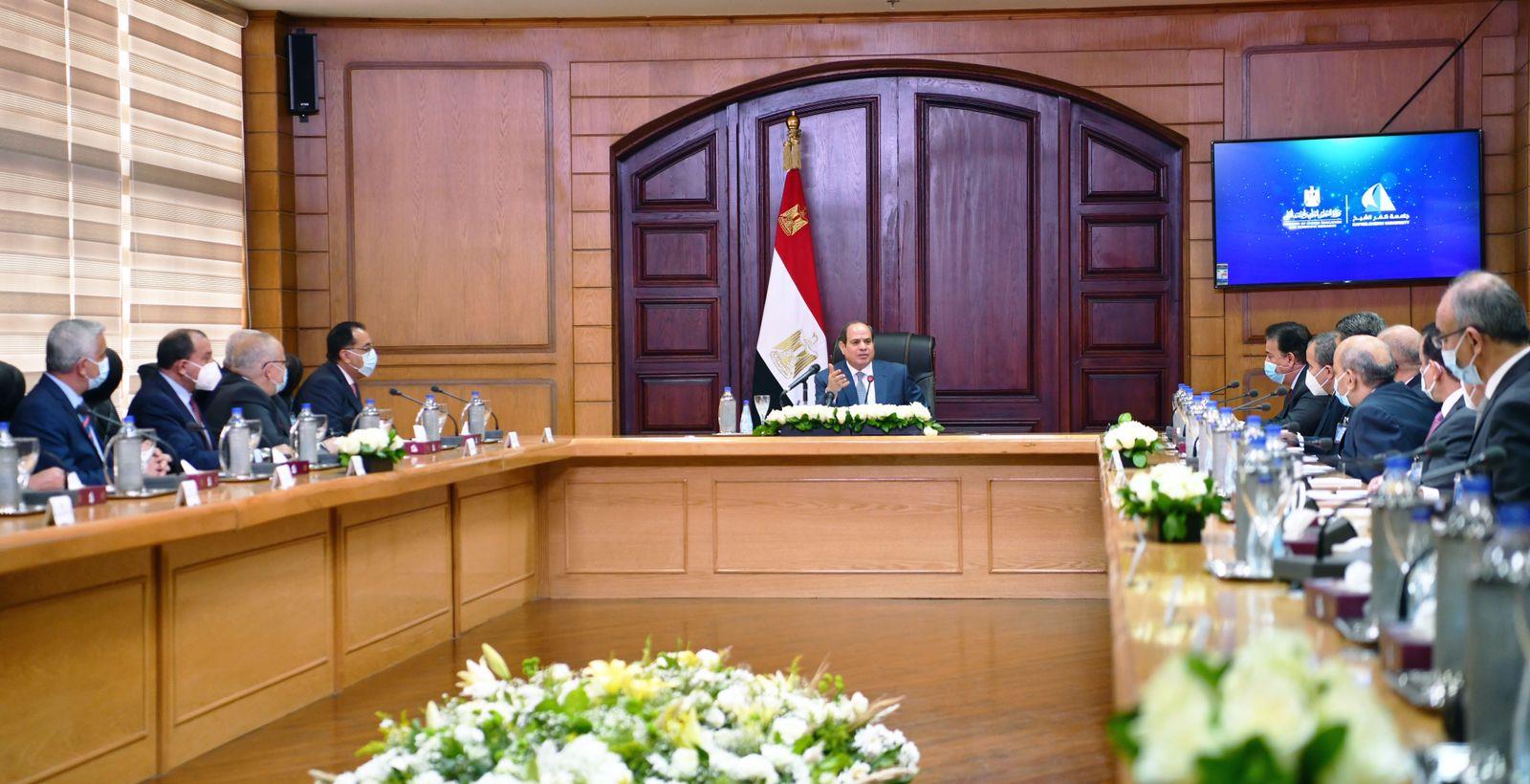 الرئيس السيسي يجتمع بالمجلس الأعلى للجامعات