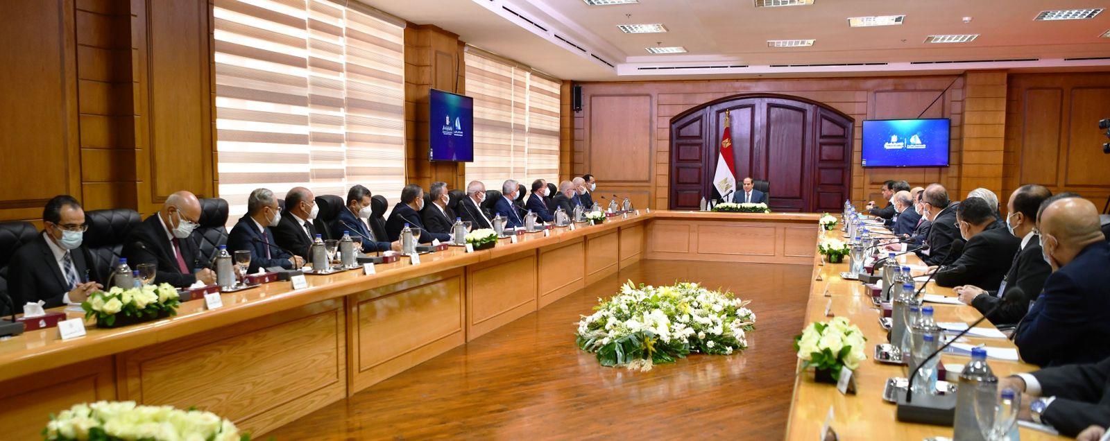 الرئيس السيسي يجتمع بالمجلس الأعلى للجامعات