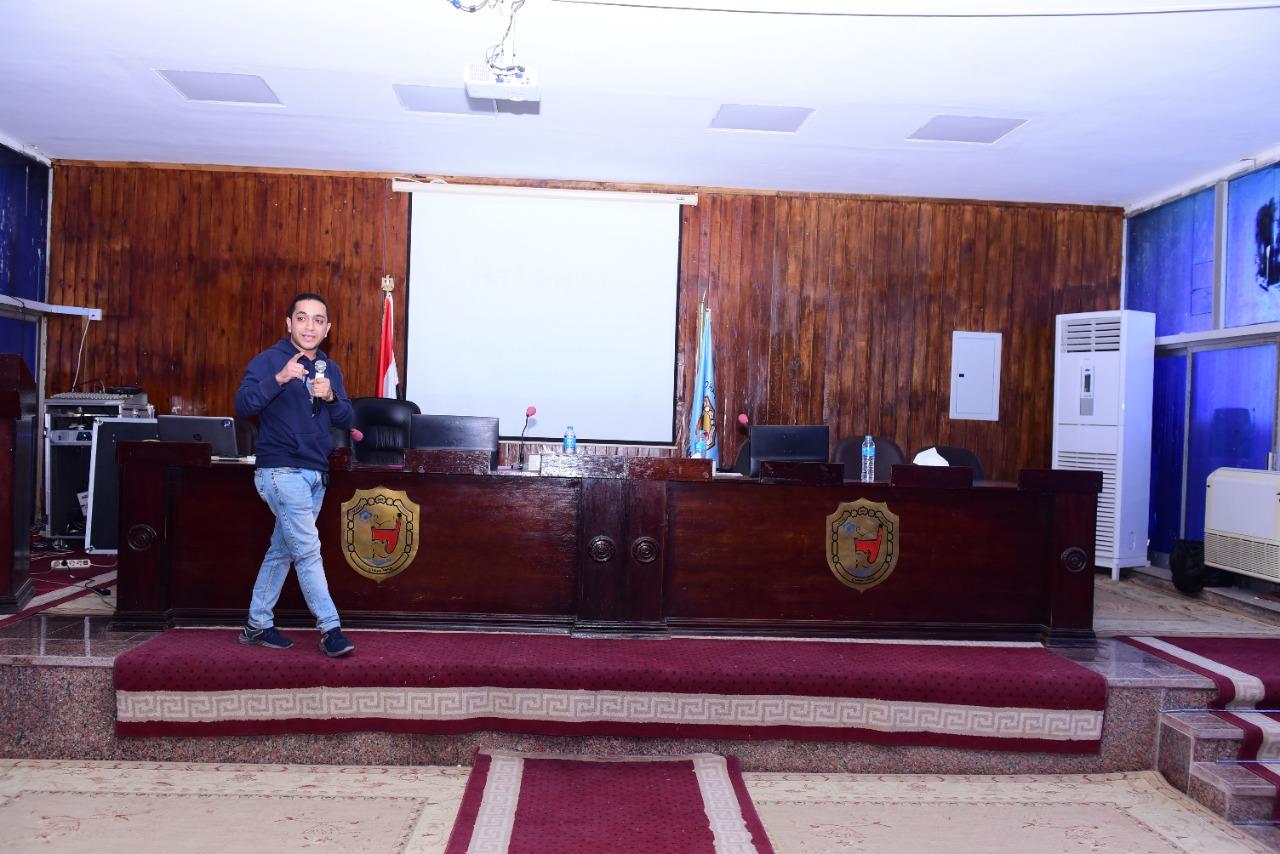 الإتحاد المصري لطلاب صيدلة سوهاج يختتم ورشة عمل مسار