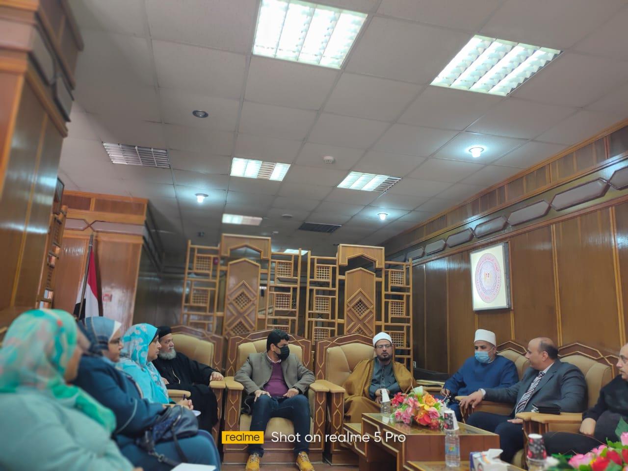 مركز إعلام مطروح حصر لذوي الإعاقة والتوعية بمخاطر الألغام 