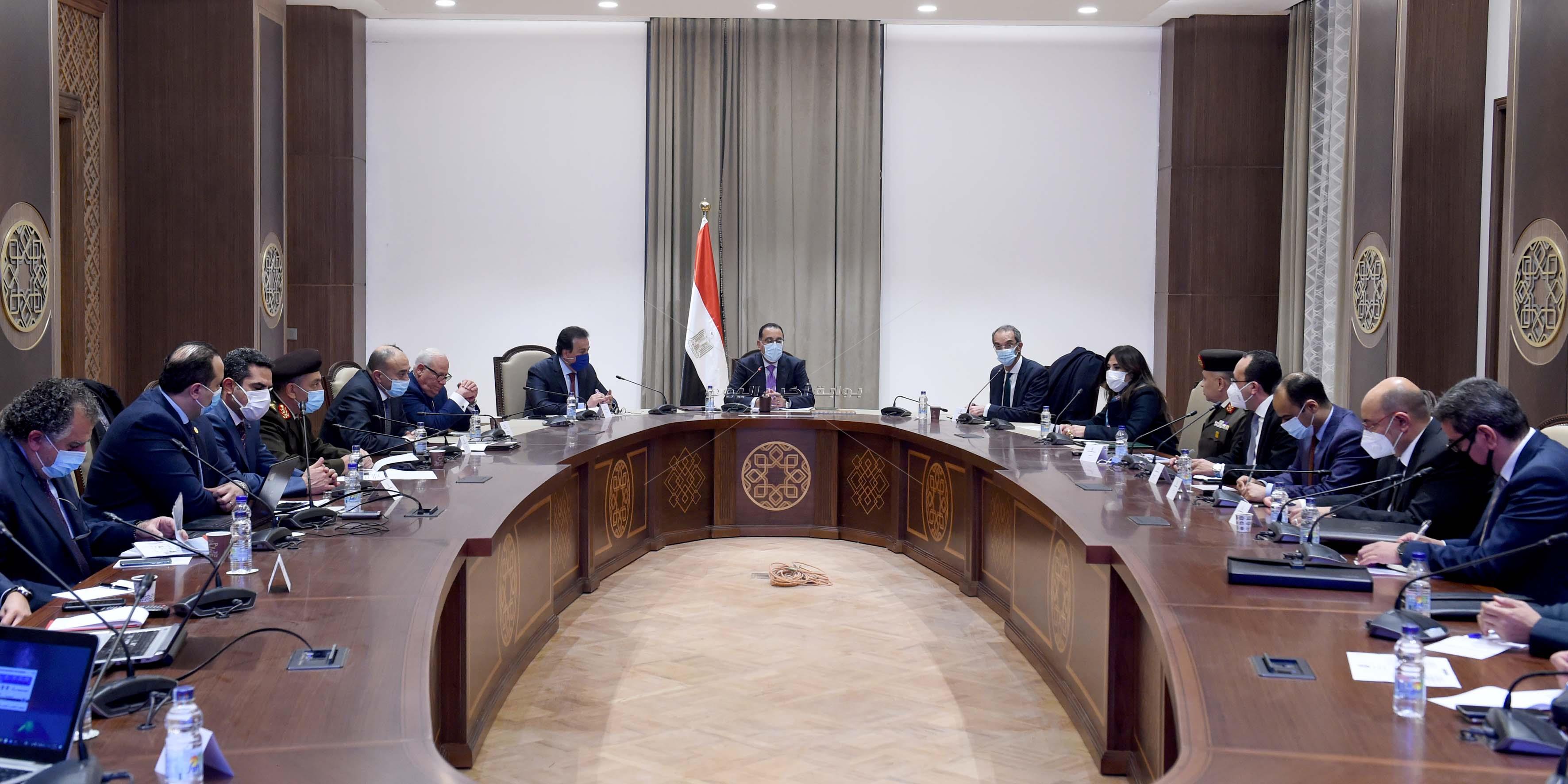 رئيس الوزراء يعقد اجتماعاً لمتابعة جهود تنفيذ الشبكة الوطنية الموحدة للطوارئ والسلامة العامة