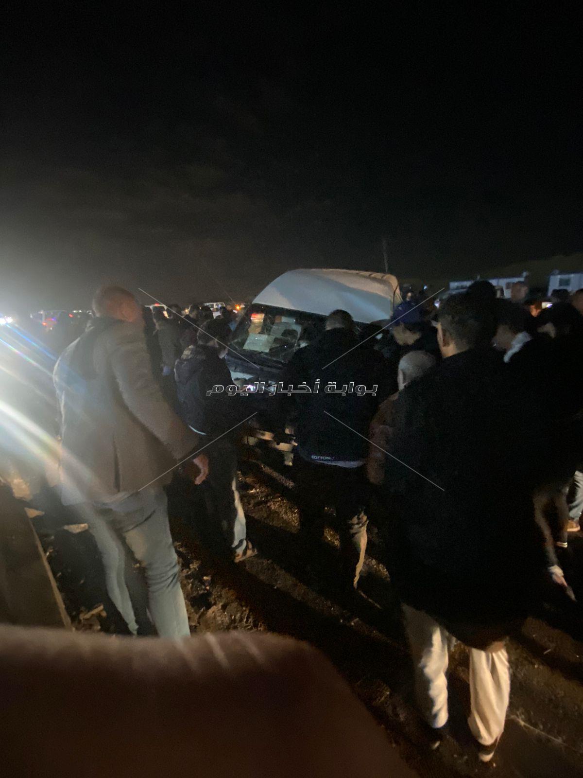 | تصادم سيارتين أعلى الطريق الدائرى اتجاه الواحات