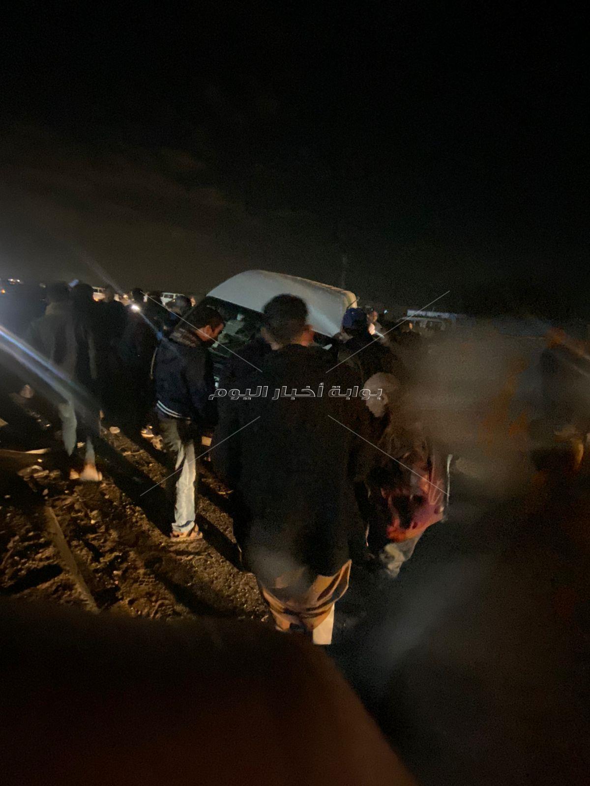 | تصادم سيارتين أعلى الطريق الدائرى اتجاه الواحات
