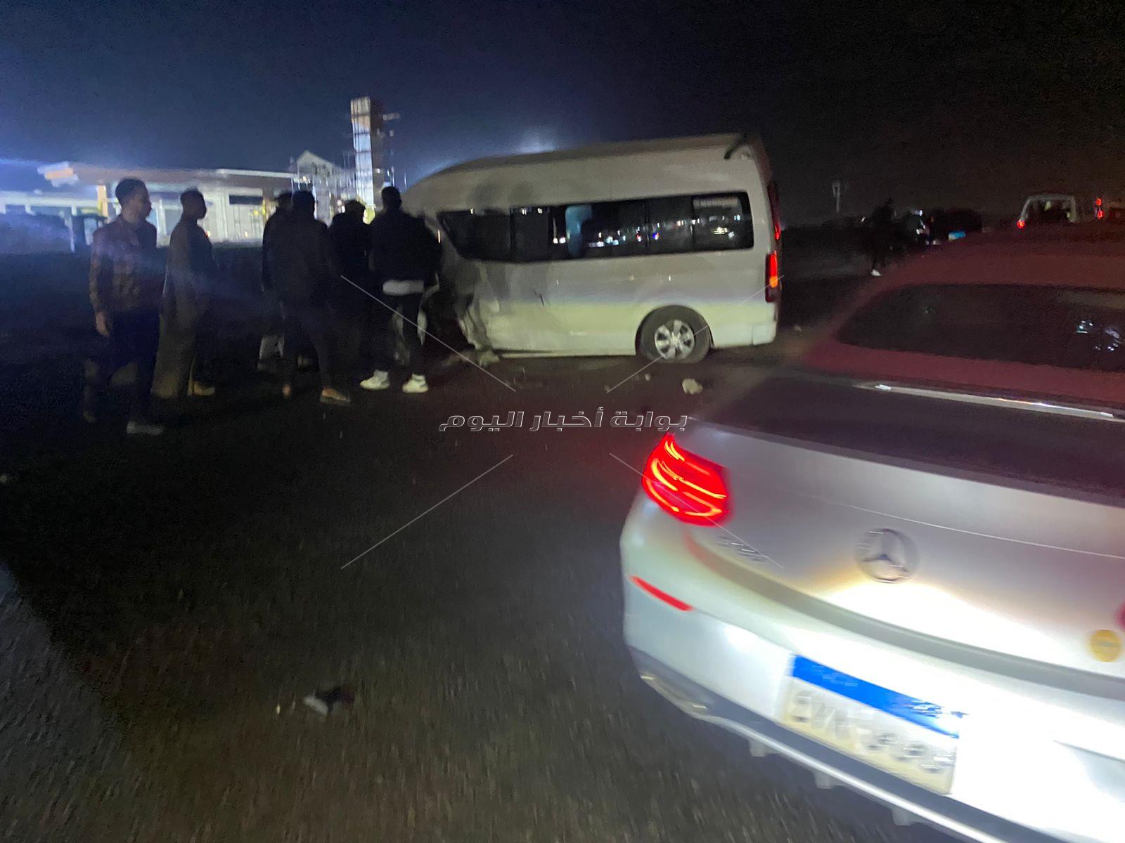 | تصادم سيارتين أعلى الطريق الدائرى اتجاه الواحات