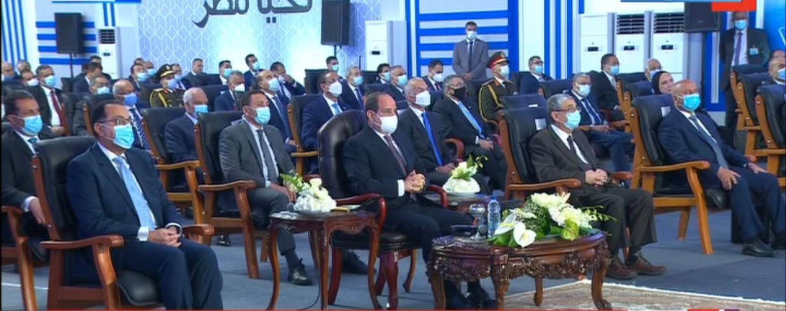 الرئيس السيسي يفتتح عددا من المشروعات القومية الجديدة بالمنيا عبر الفيديو كونفرنس