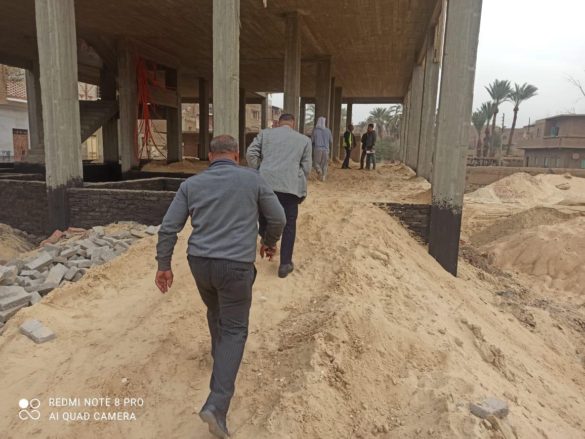حياة كريمة بفرشوط.. صرف صحي ومجمعات خدمية  وتدعيم شبكات المياه والكهرباء والطرق