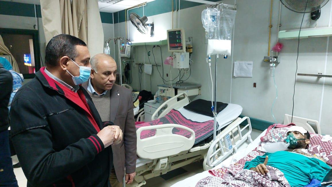 محافظ البحيرة يتفقد المعهد الطبى