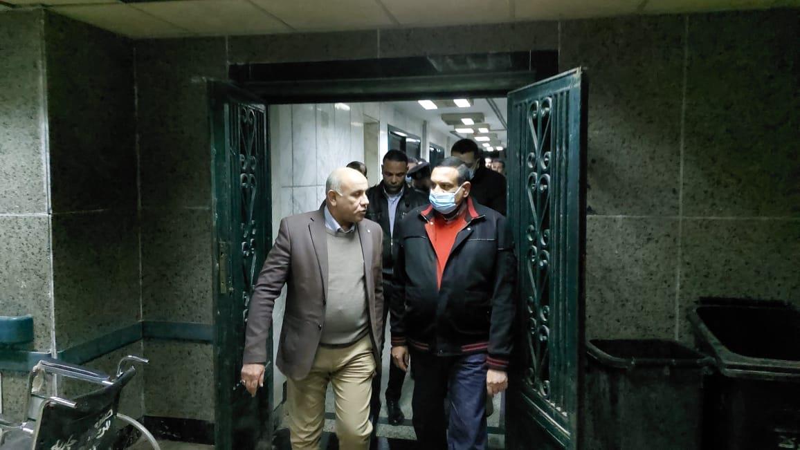 محافظ البحيرة يتفقد المعهد الطبى