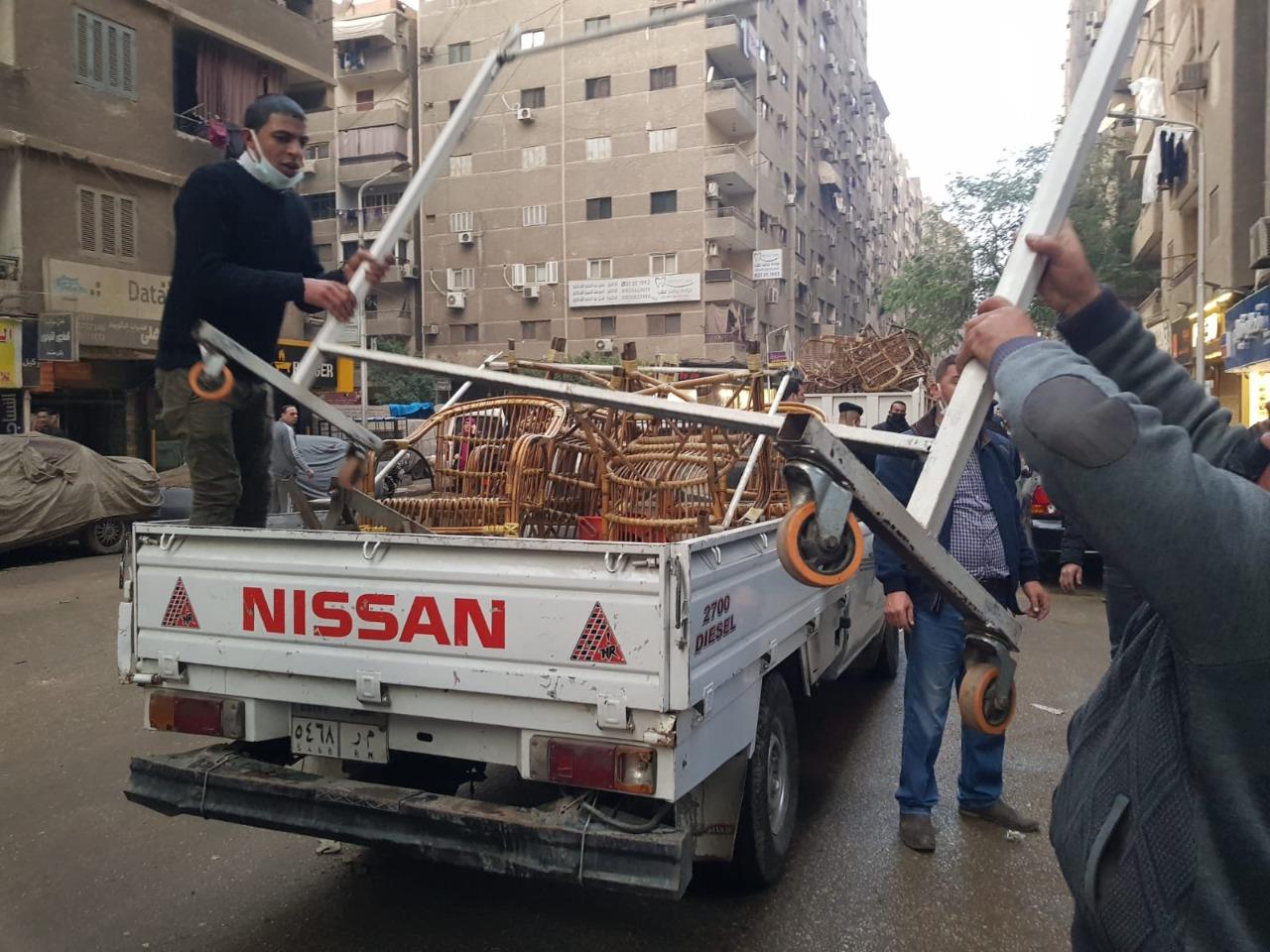 تمشيط مقاهي بولاق من الشيشة ومصادرة 300 شيشة مع اتخاذ الإجراءات القانونية
