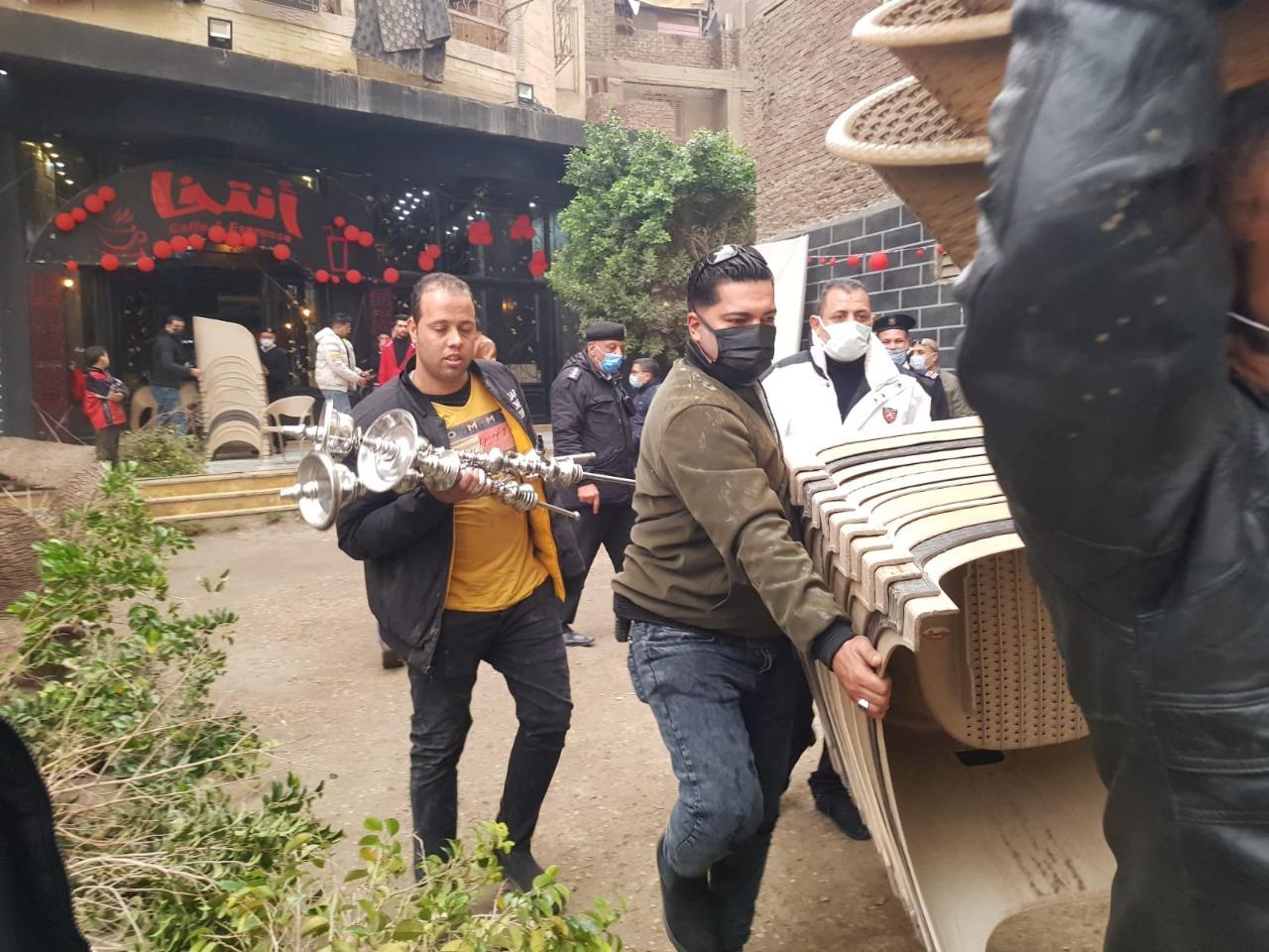 تمشيط مقاهي بولاق من الشيشة ومصادرة 300 شيشة مع اتخاذ الإجراءات القانونية