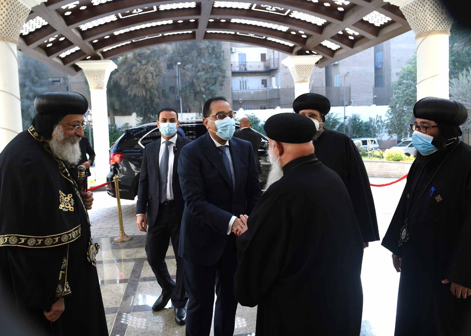 رئيس الوزراء يهنئ البابا تواضروس الثاني بمناسبة عيد الميلاد المجيد