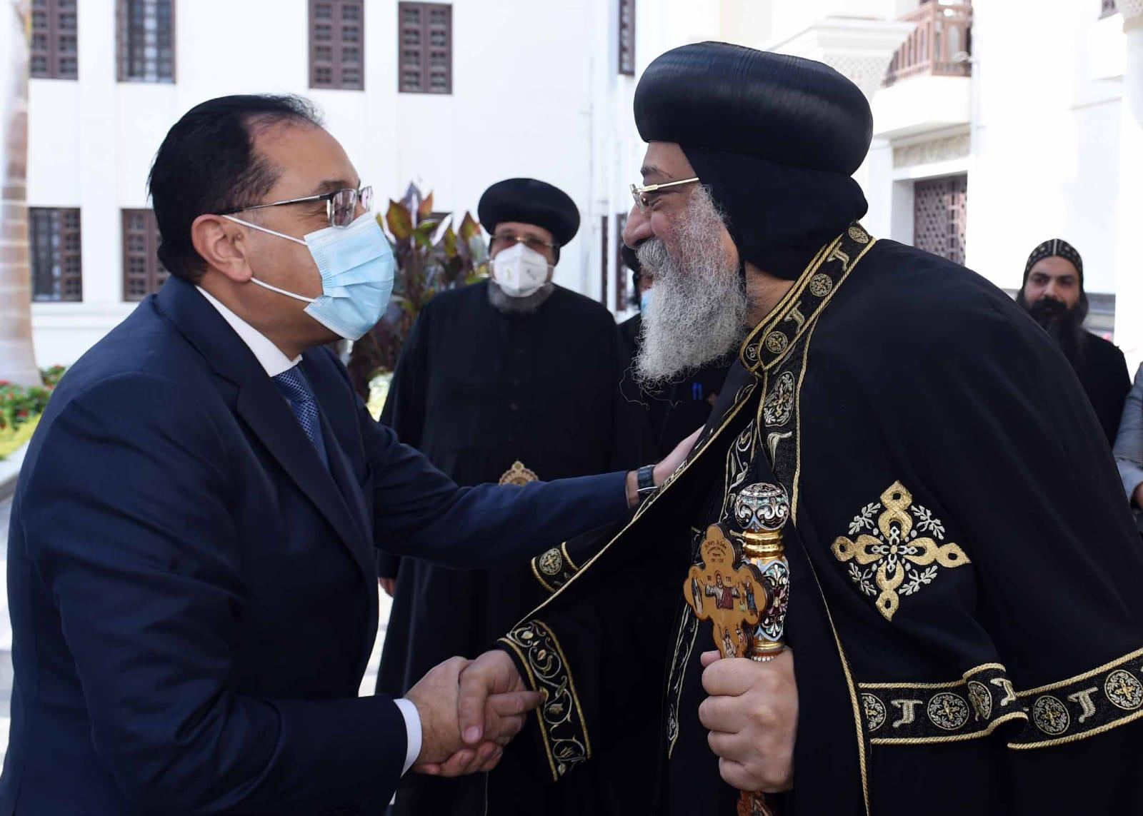 رئيس الوزراء يهنئ البابا تواضروس الثاني بمناسبة عيد الميلاد المجيد