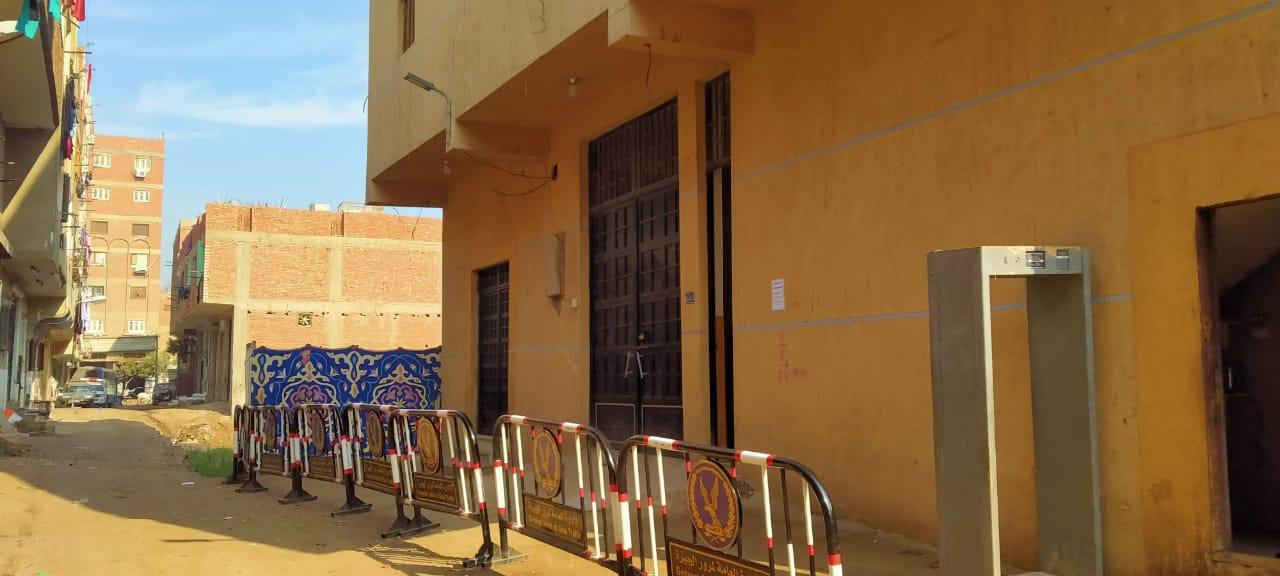 محافظة الجيزة تشن حملات نظافة موسعه ورفع للإشغالات والسيارات المتهالكه بمحيط الكنائس