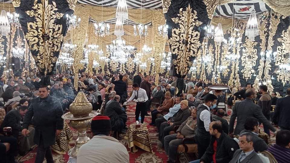 أعداد غفيرة من المواطنين في عزاء وائل الإبراشي