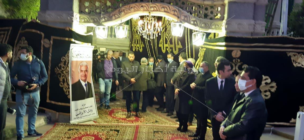 بدء عزاء الإعلامي وائل الإبراشي 