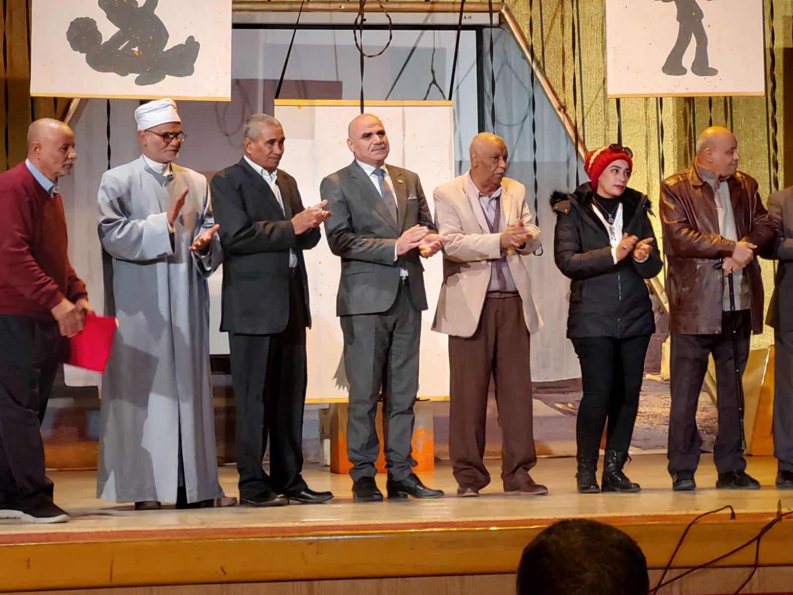 رئيس جامعة الأقصر يشارك في اجتماع المجلس الأعلى للدراسات العليا بجامعة بنها