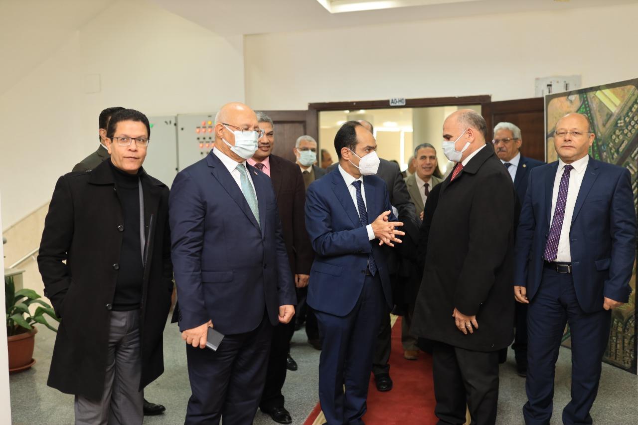 رئيس جامعة الأقصر يشارك في اجتماع المجلس الأعلى للدراسات العليا بجامعة بنها