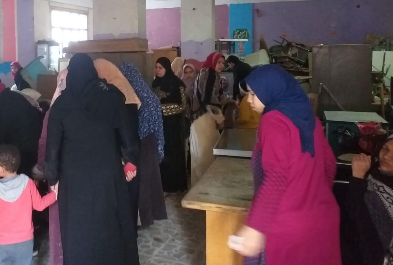 ضمن المبادرة الرئاسية " حياة كريمة " قافلة سكانية شاملة لتقديم الخدمات الأهالى