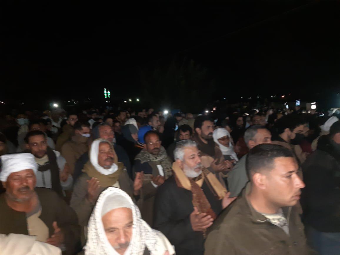 تشييع جثامين قارئ القرآن وزوجتة ونجله