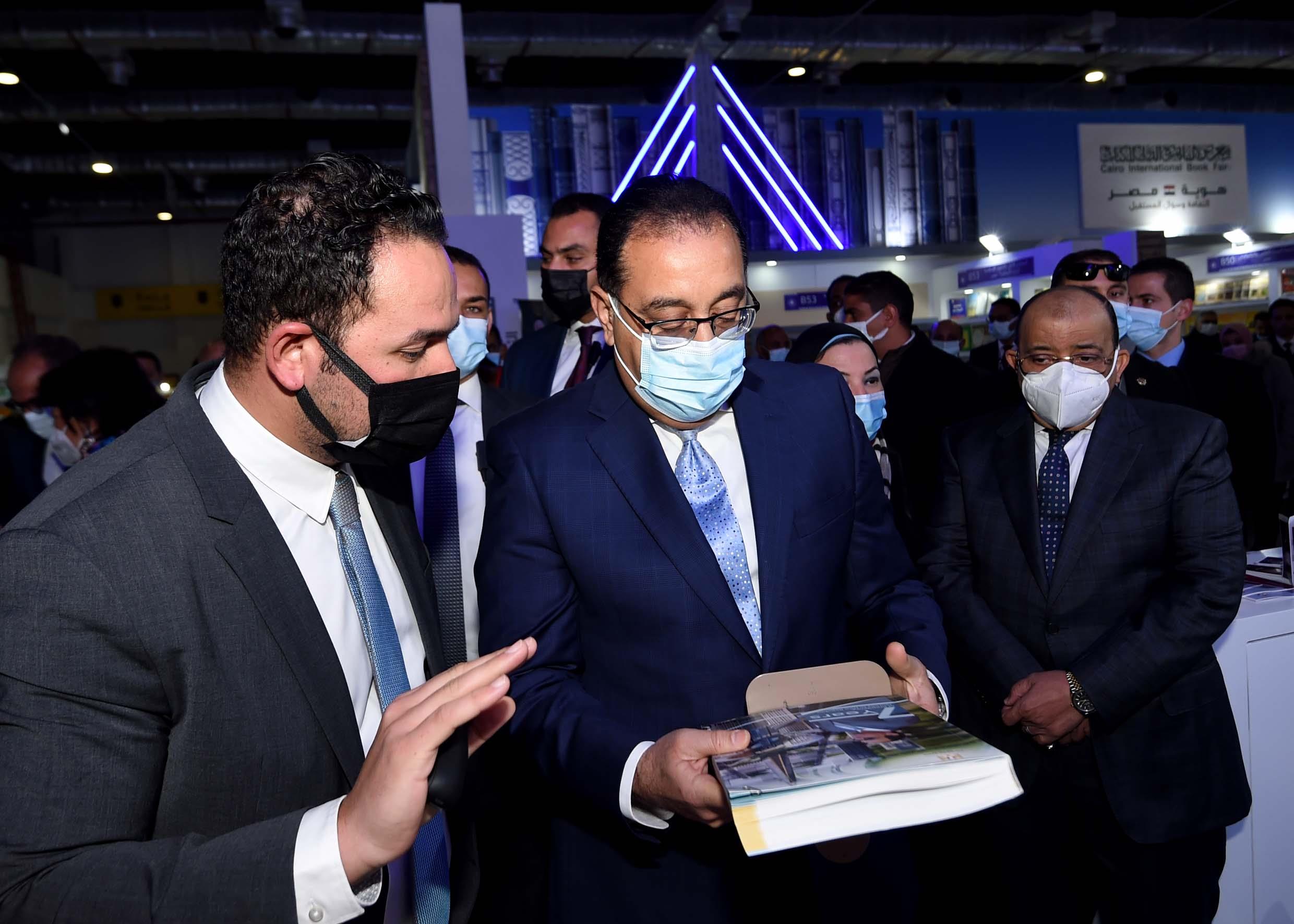 رئيس الوزراء يشيد بجناح مركز المعلومات ودعم اتخاذ القرار 