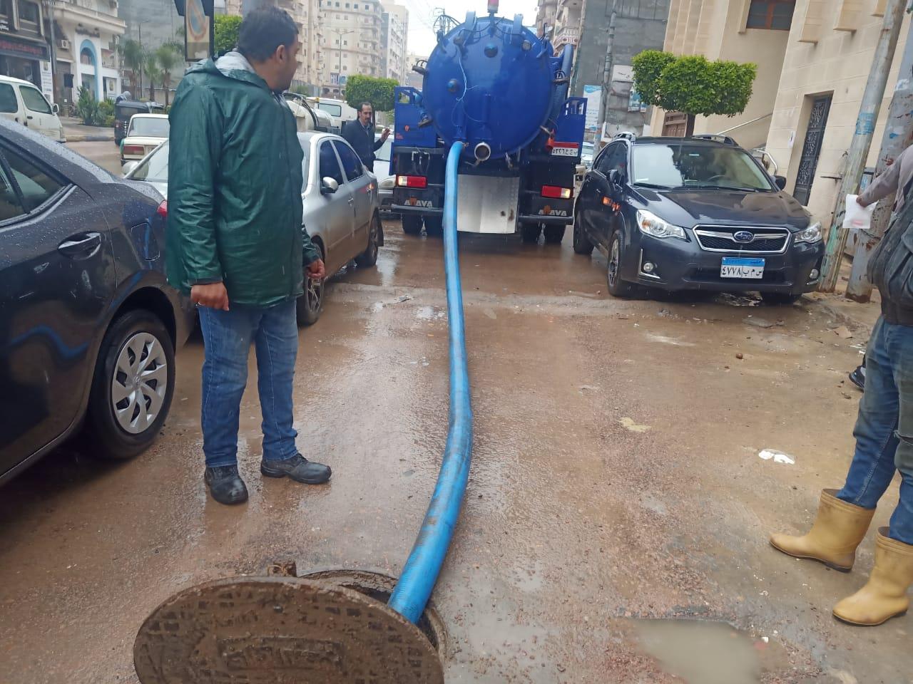 سقوط أمطار غزيرة ومتوسطة