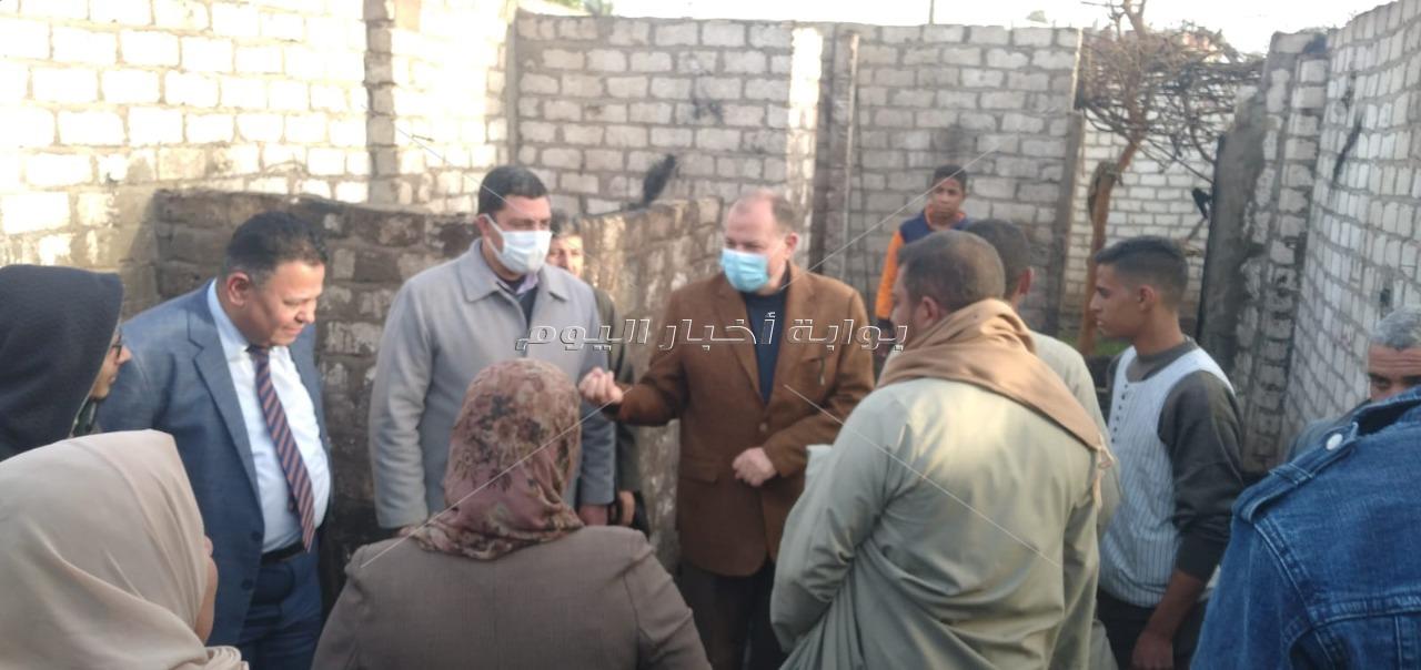 محافظ أسيوط يتفقد أعمال السيطرة على حريق مخزن مواسير بلاستيكية بقرية اللوقا بساحل سليم