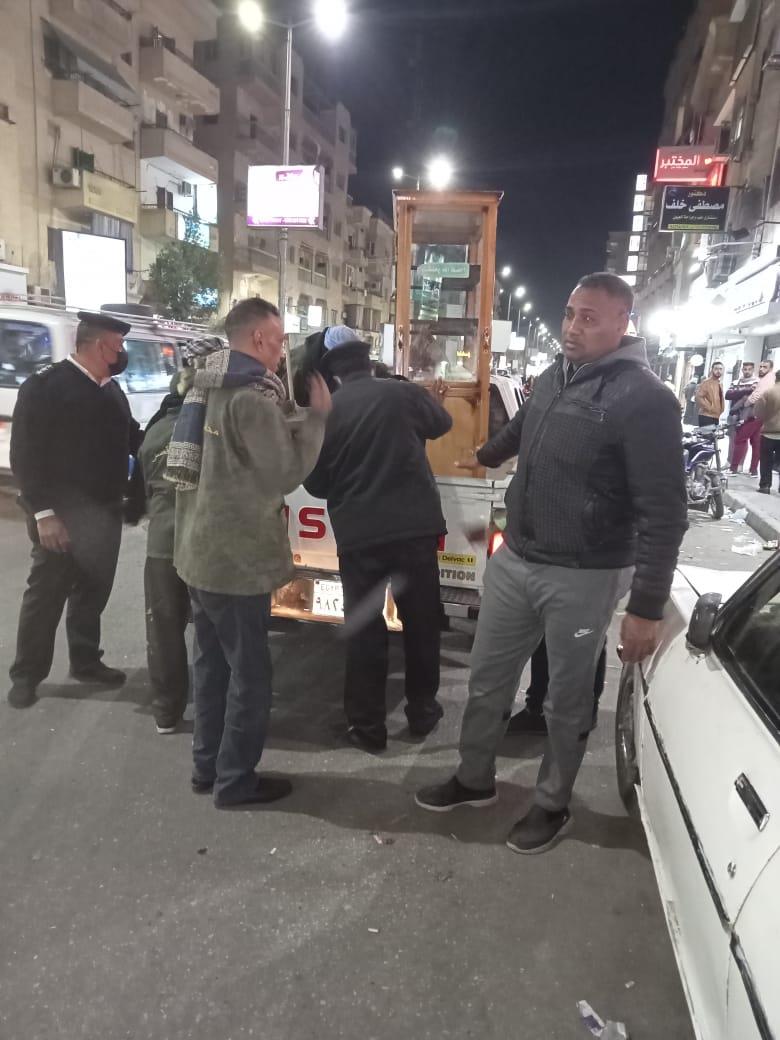 تحرير 25 محضر وتنفيذ 35 إزالة إدارية فى حملة مسائيه بأسواق وشوارع الأقصر
