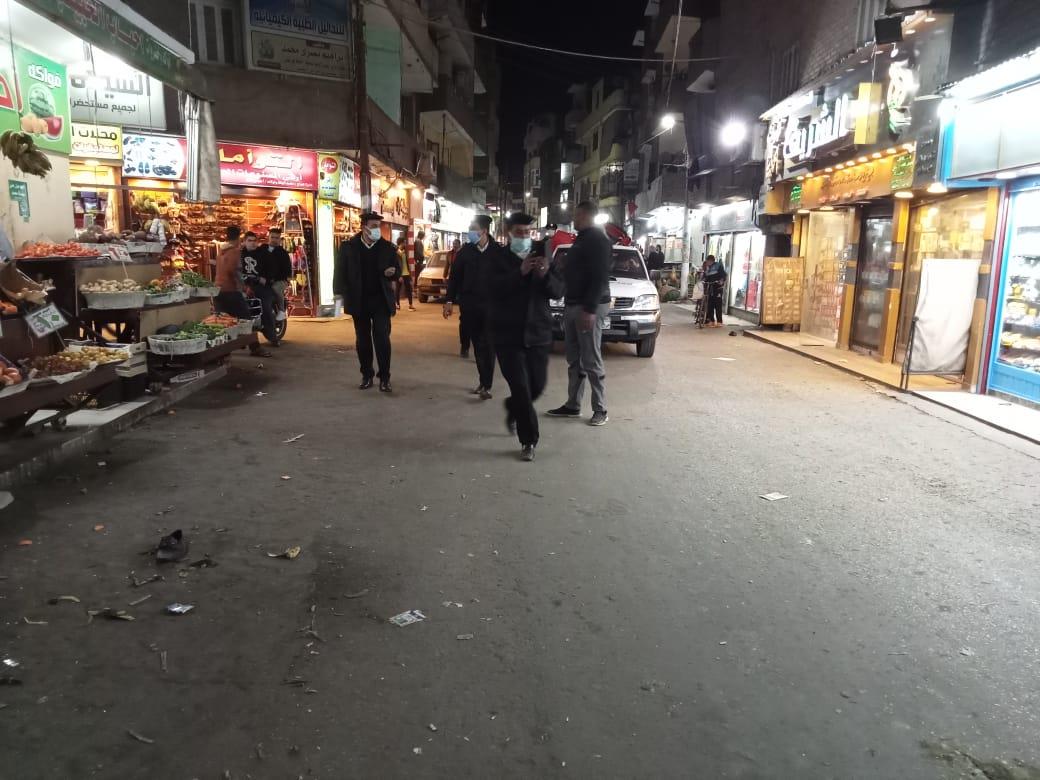 تحرير 25 محضر وتنفيذ 35 إزالة إدارية فى حملة مسائيه بأسواق وشوارع الأقصر