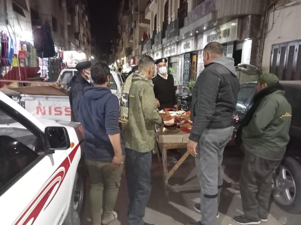 تحرير 25 محضر وتنفيذ 35 إزالة إدارية فى حملة مسائيه بأسواق وشوارع الأقصر