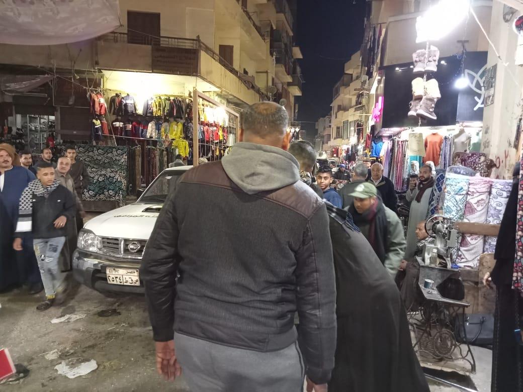 تحرير 25 محضر وتنفيذ 35 إزالة إدارية فى حملة مسائيه بأسواق وشوارع الأقصر