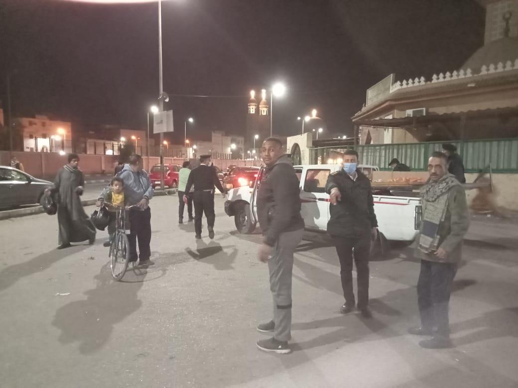 تحرير 25 محضر وتنفيذ 35 إزالة إدارية فى حملة مسائيه بأسواق وشوارع الأقصر
