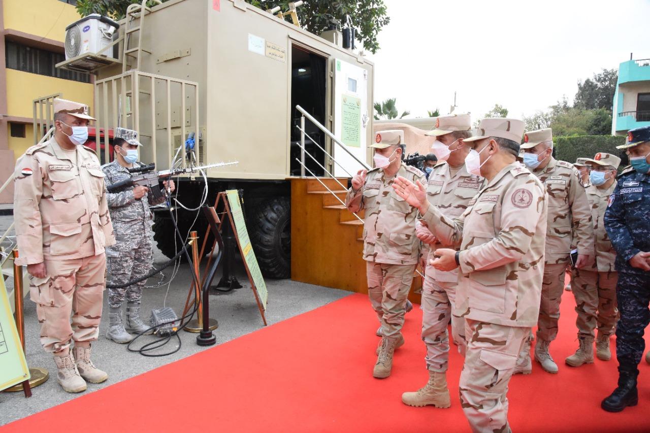 وزير الدفاع يشهد تنفيذ مشروع مراكز القيادة الإستراتيجي التعبوي « سيناء- 6»