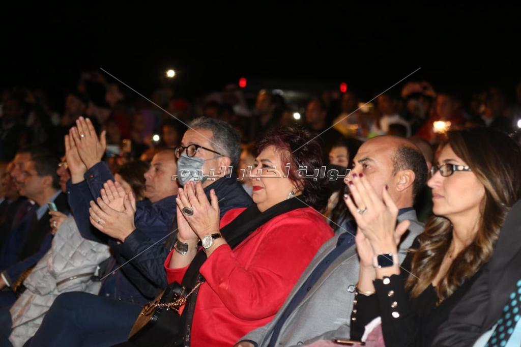وزيرا السياحة والاثار والثقافة ومحافظ اسوان يشهدون ختام مهرجان اسوان الدولي