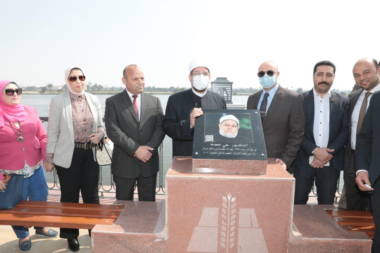 وزير الأوقاف ومحافظ بني سويف يتفقدان كورنيش النيل السفلي بعد تطويره