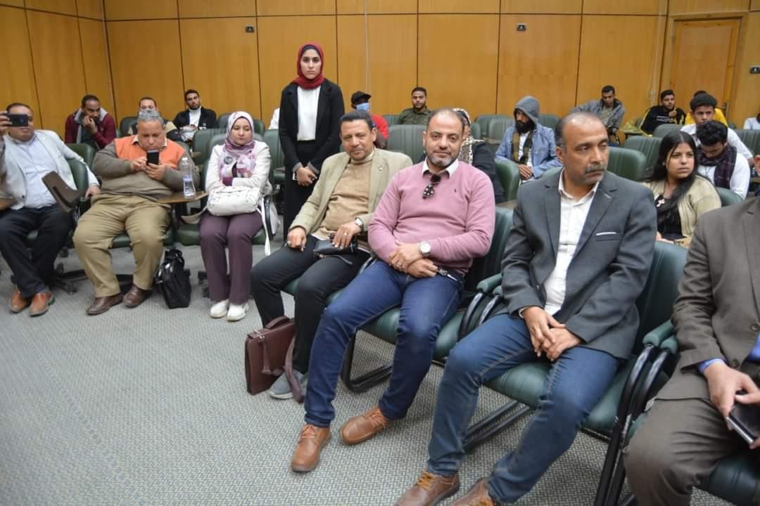 الحرية  الإبداعية  والقيم المجتمعية  يناقشها  الصالون الثقافي الأول لجامعة أسيوط 