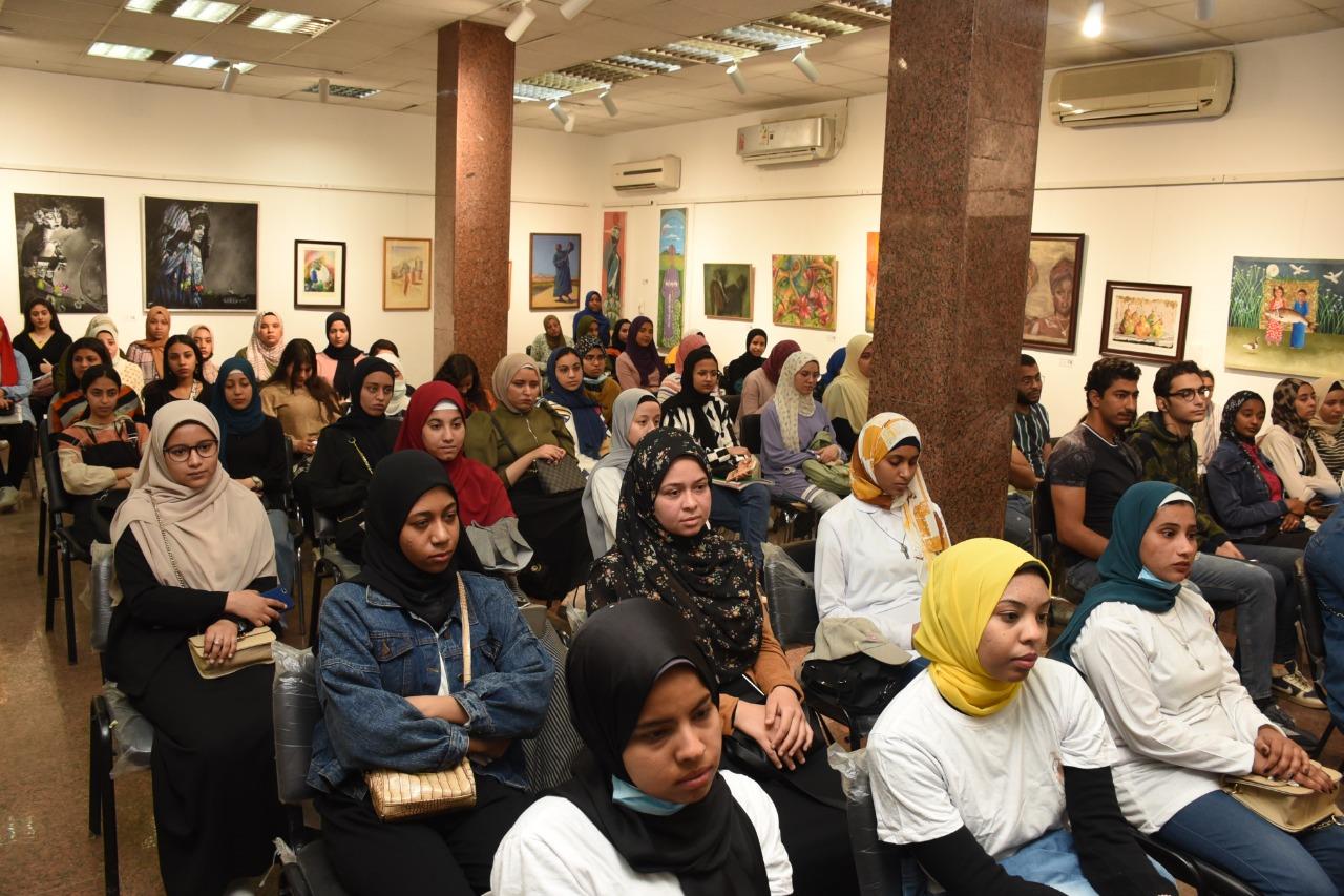 جامعة الأقصر تقيم ندوة " العنف وخطره على المجتمع" احتفالًا بيوم المرأة العالمي