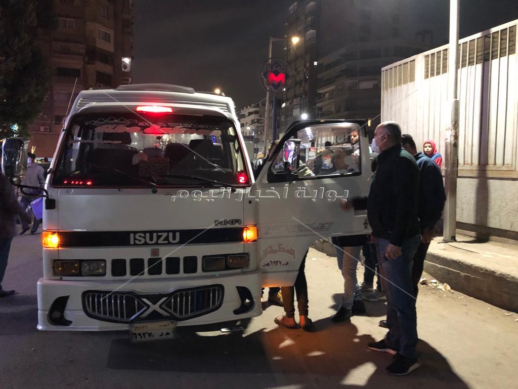 حملة إنضباط على سيارات السرفيس وإيقاف نشاط كافيه مخالف بالدقي