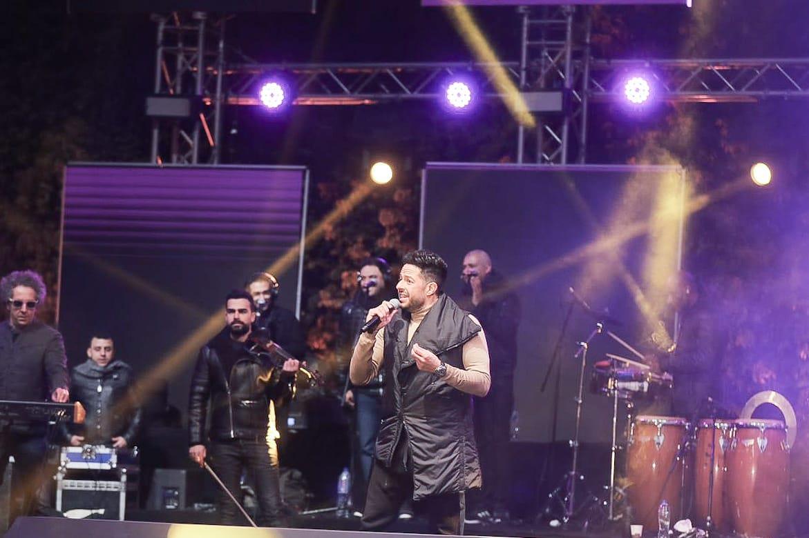 محمد حماقي يشعل شتاء القاهرة الجديدة بـ"عجبي" للمرة الأولى