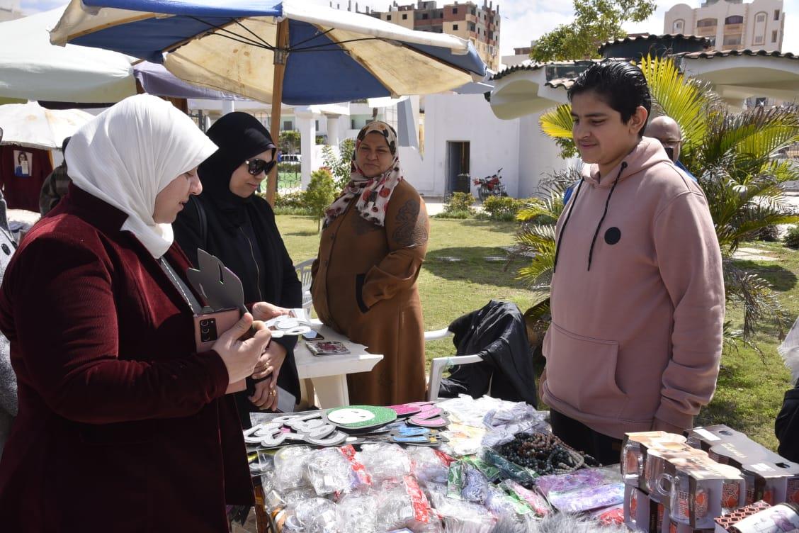 إفتتاح معرض منتجات المشروعات الصغيرة للشباب بمطروح