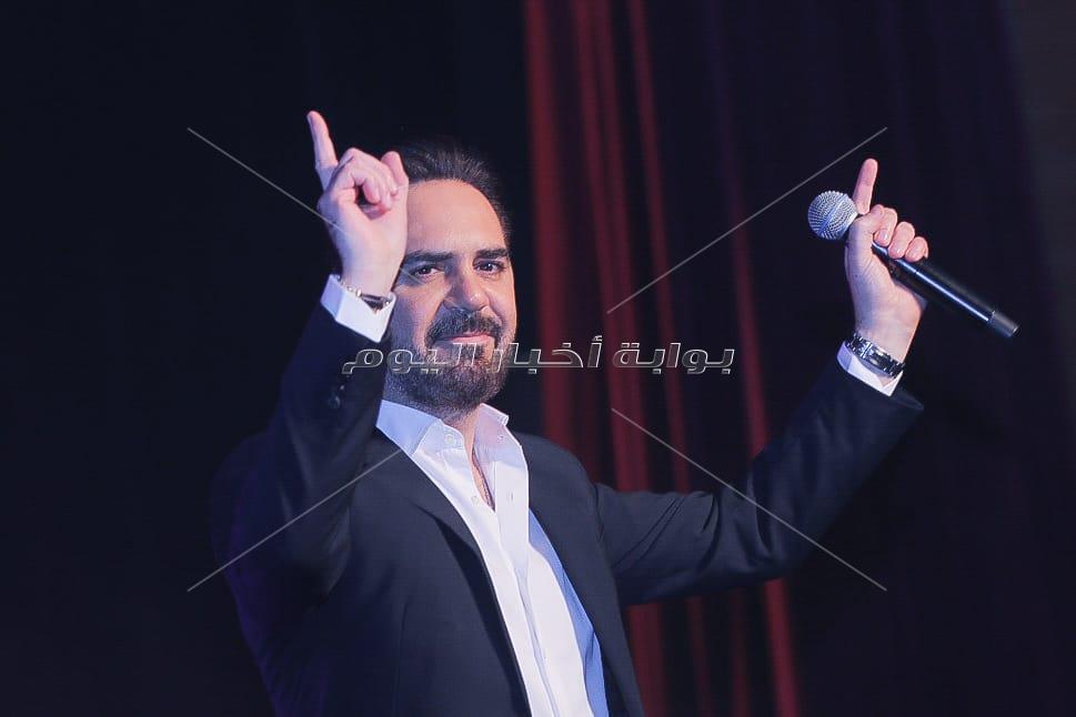 وائل جسار يتألق فى حفل كامل العدد بأوبرا جامعة مصر للعلوم والتكنولوجيا
